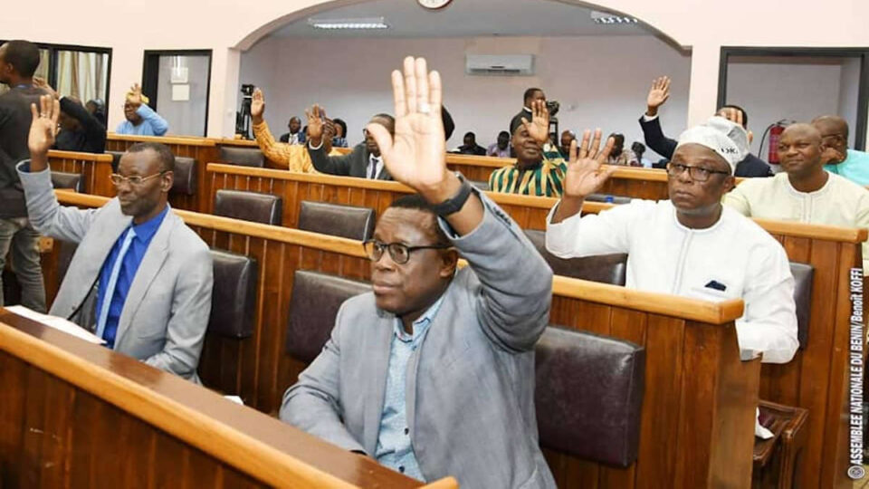 Réforme du Ces au Bénin : la loi adoptée malgré les alertes