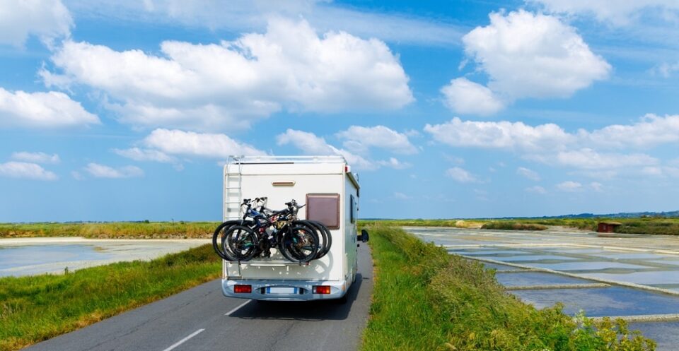 Découvrir la Bretagne en camping-car : conseils et sites incontournables