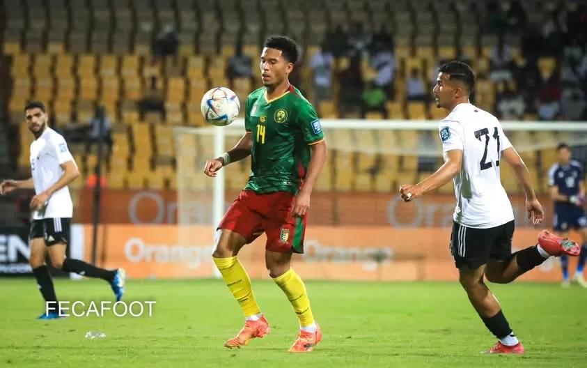 Standing ovation pour Danny Namaso, l'attaquant du Fc Porto au stade Mfandena