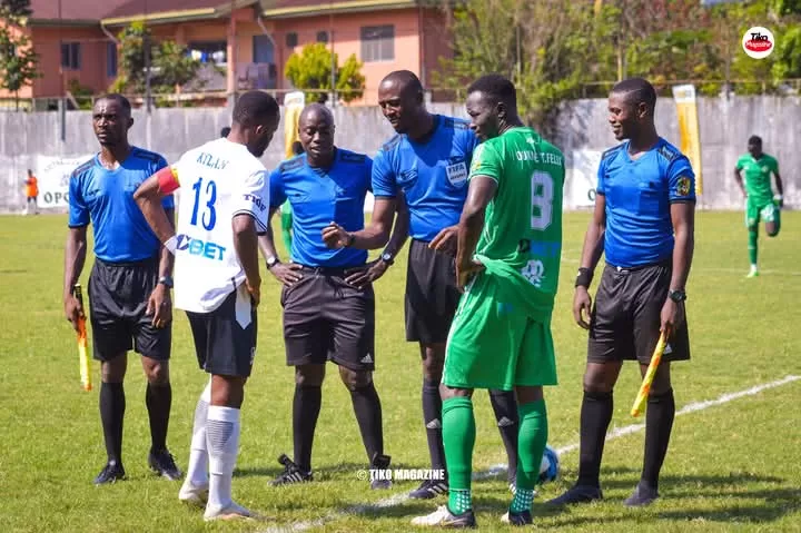 Victoria United – Coton Sport : scandale de l'arbitrage au Cameroun, dénonce Minkreo Birwe